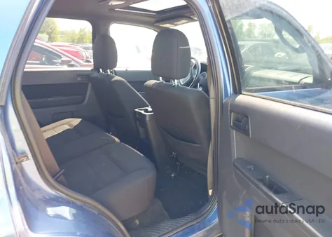 2009 Ford Escape Xlt z USA, uszkodzony, nr VIN 1FMCU03G29KA08124